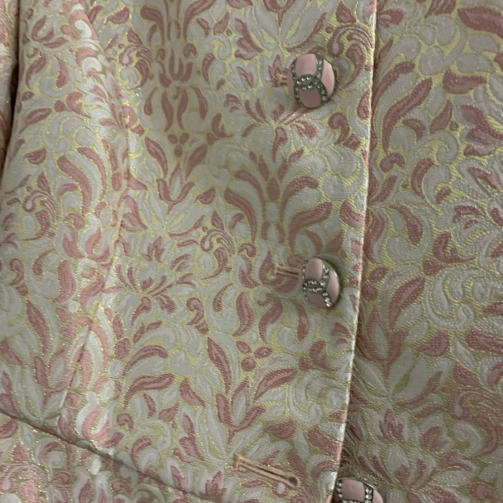 Beautiful 2 pc skirt suit